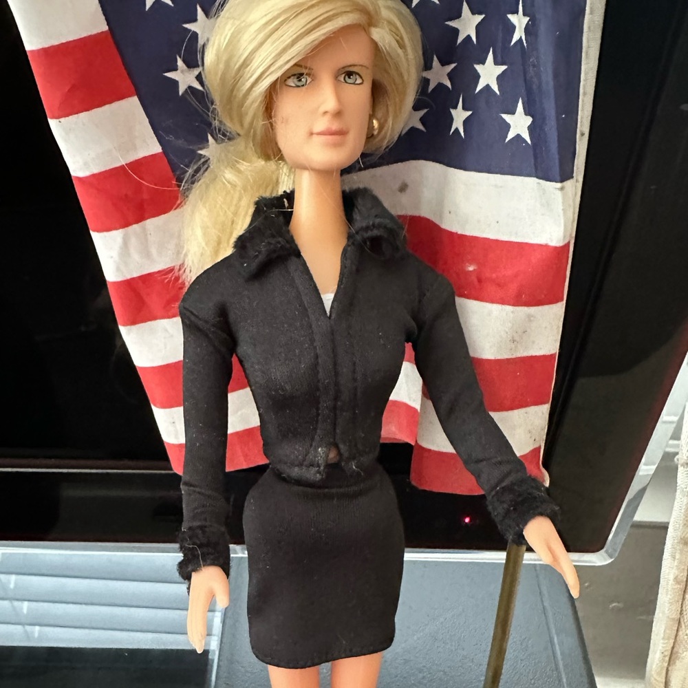 Anne Coutler Talking Doll has lost its voice.